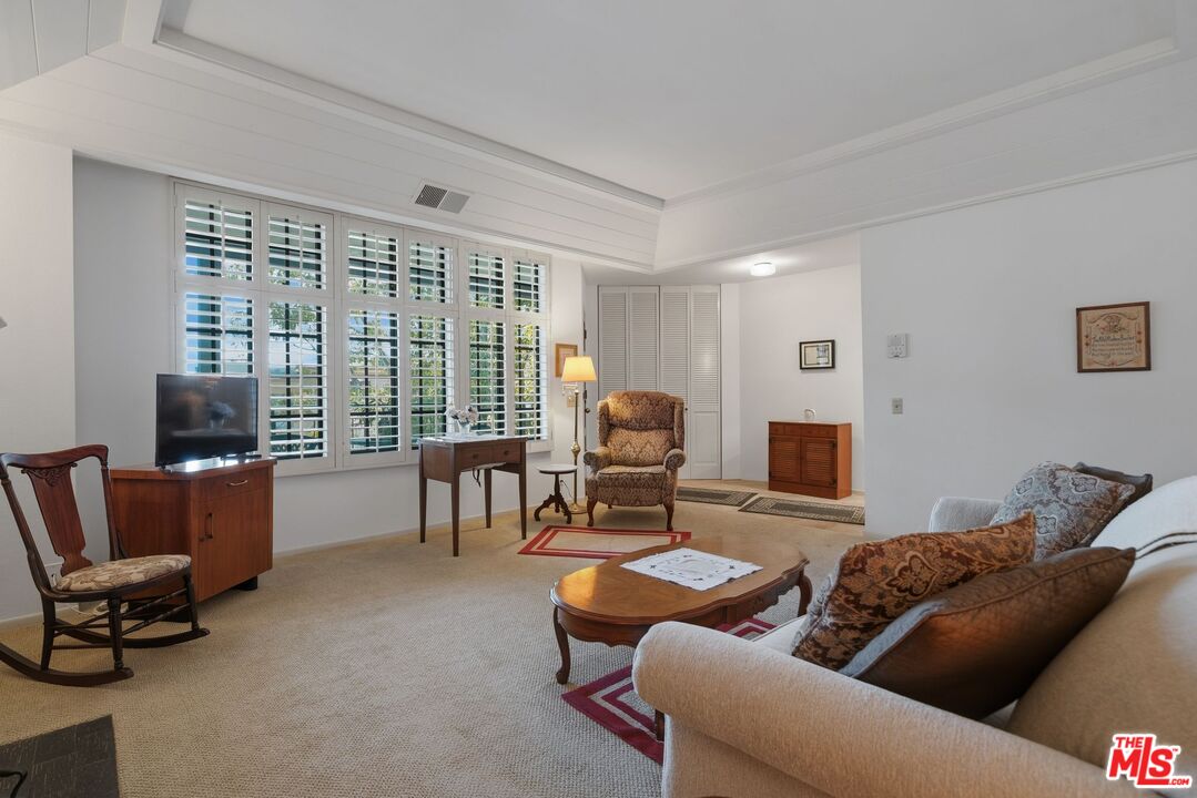10866 Rose Ave, #203, Los Angeles, CA 90034 10866 Rose Ave, #203, Los Angeles, CA 90034