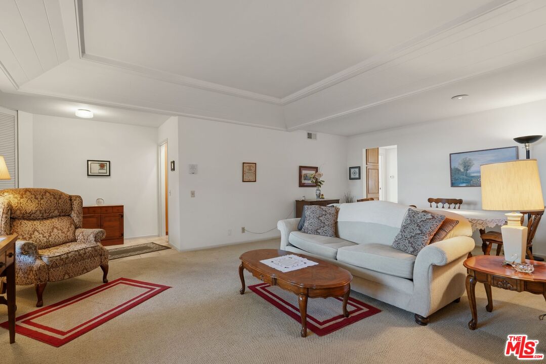 10866 Rose Ave, #203, Los Angeles, CA 90034 10866 Rose Ave, #203, Los Angeles, CA 90034