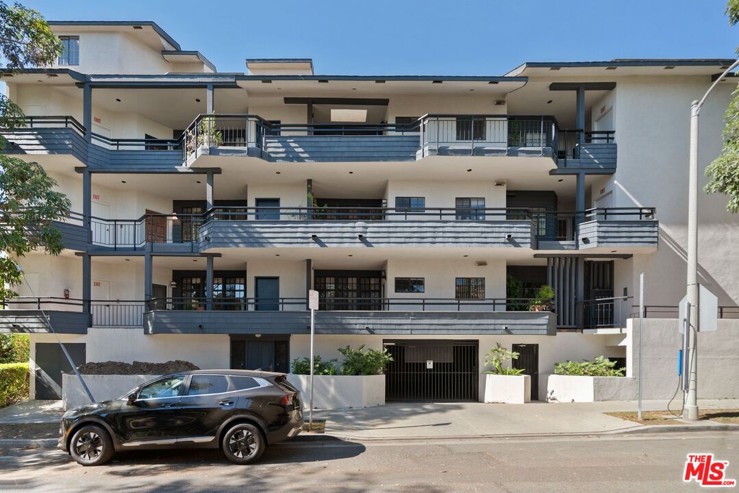 10866 Rose Ave, #203, Los Angeles, CA 90034 10866 Rose Ave, #203, Los Angeles, CA 90034