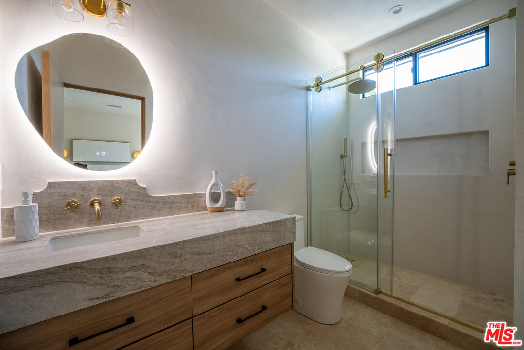 14807 Otsego St, Sherman Oaks, CA 91403