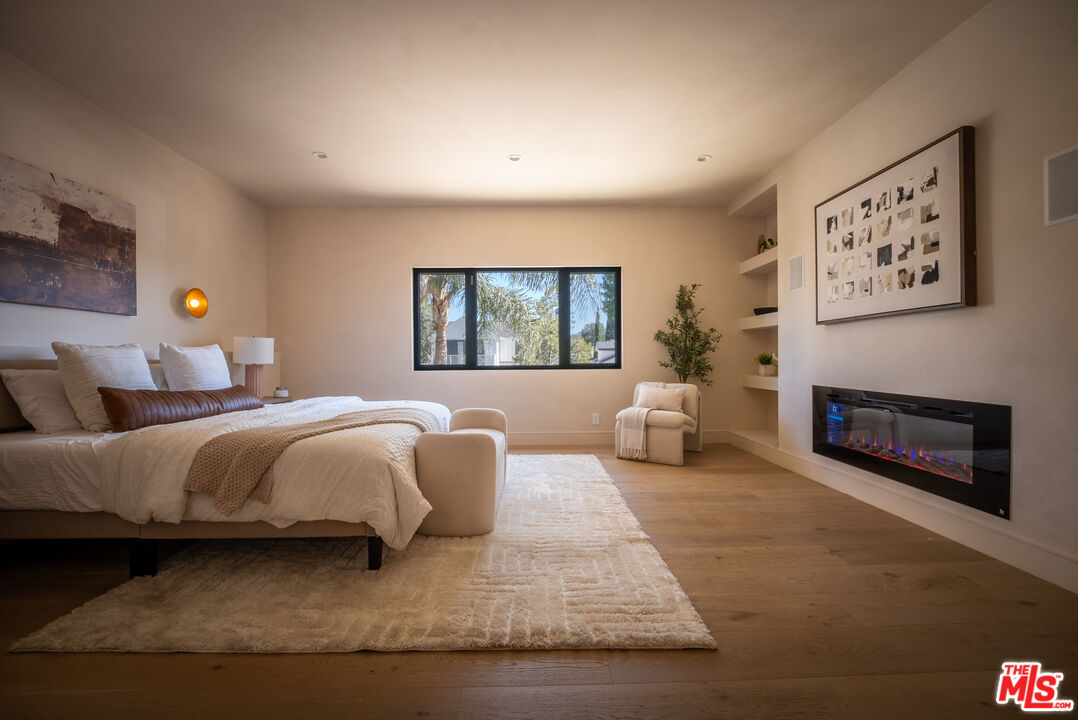 14807 Otsego St, Sherman Oaks, CA 91403