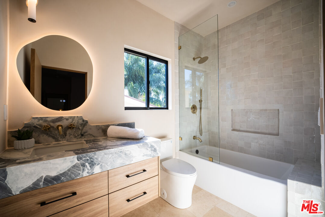 14807 Otsego St, Sherman Oaks, CA 91403