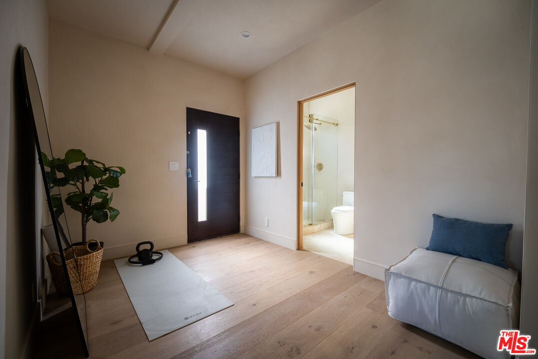 14807 Otsego St, Sherman Oaks, CA 91403