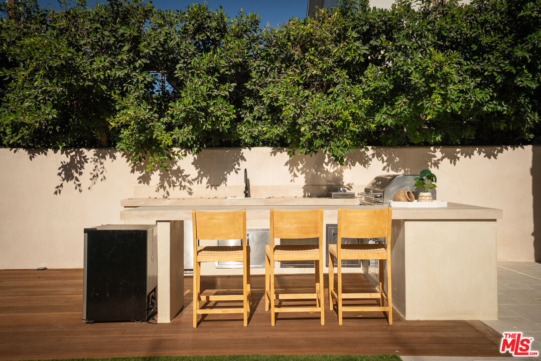 14807 Otsego St, Sherman Oaks, CA 91403