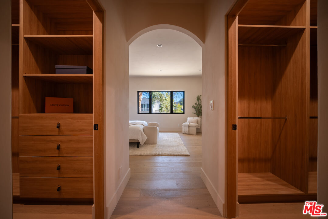 14807 Otsego St, Sherman Oaks, CA 91403