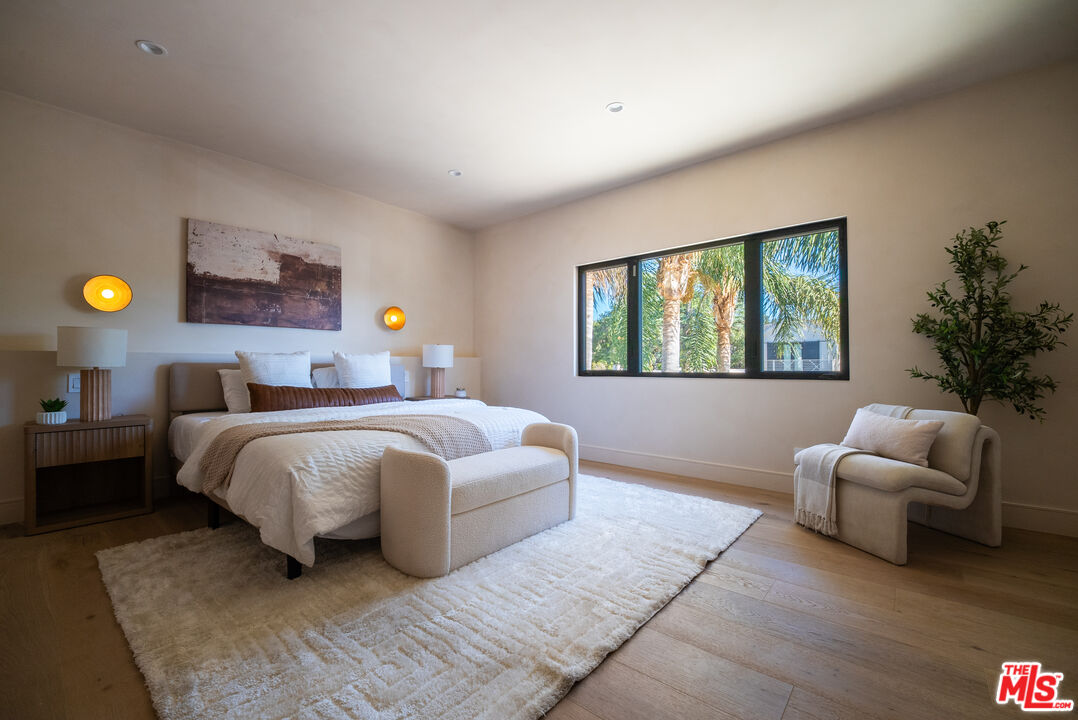 14807 Otsego St, Sherman Oaks, CA 91403