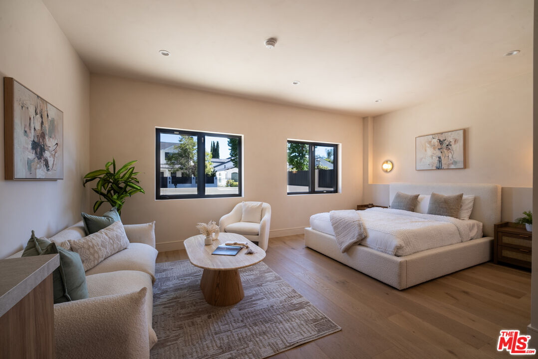 14807 Otsego St, Sherman Oaks, CA 91403