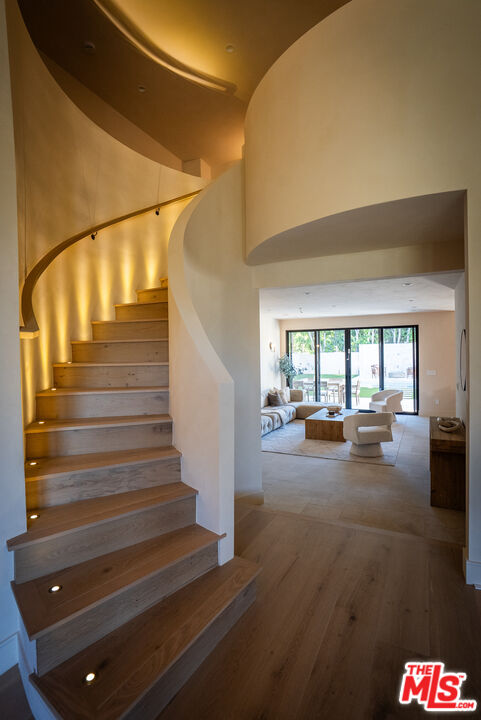 14807 Otsego St, Sherman Oaks, CA 91403