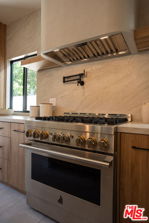 14807 Otsego St, Sherman Oaks, CA 91403