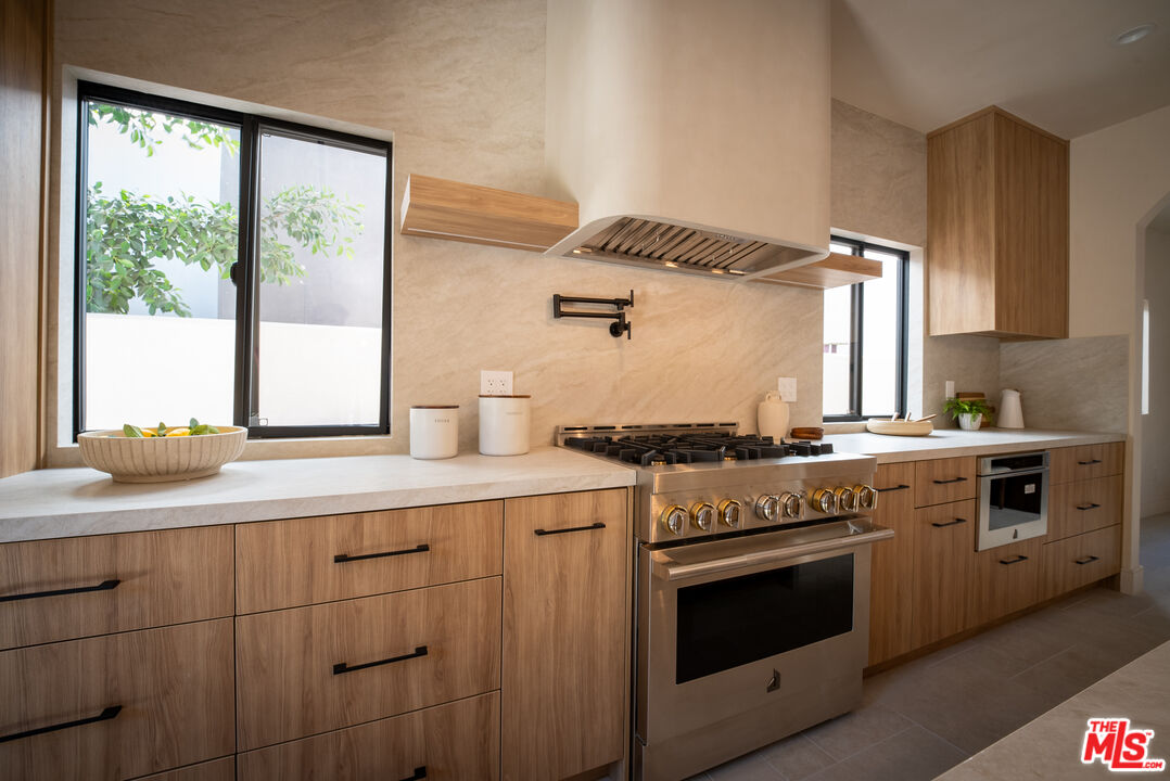 14807 Otsego St, Sherman Oaks, CA 91403