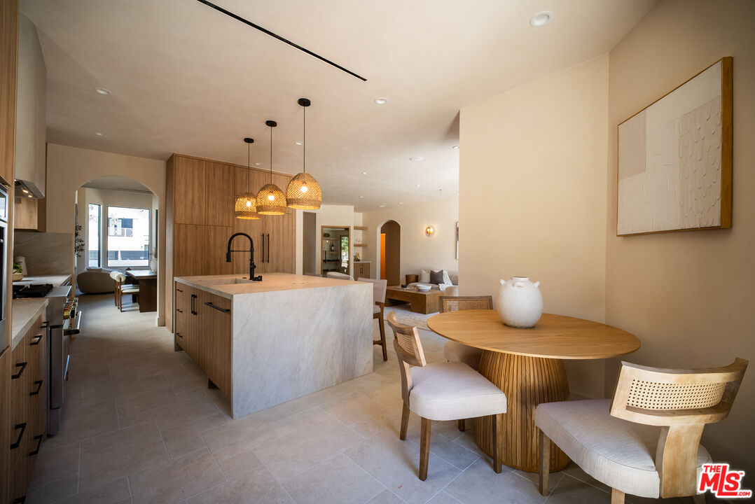 14807 Otsego St, Sherman Oaks, CA 91403