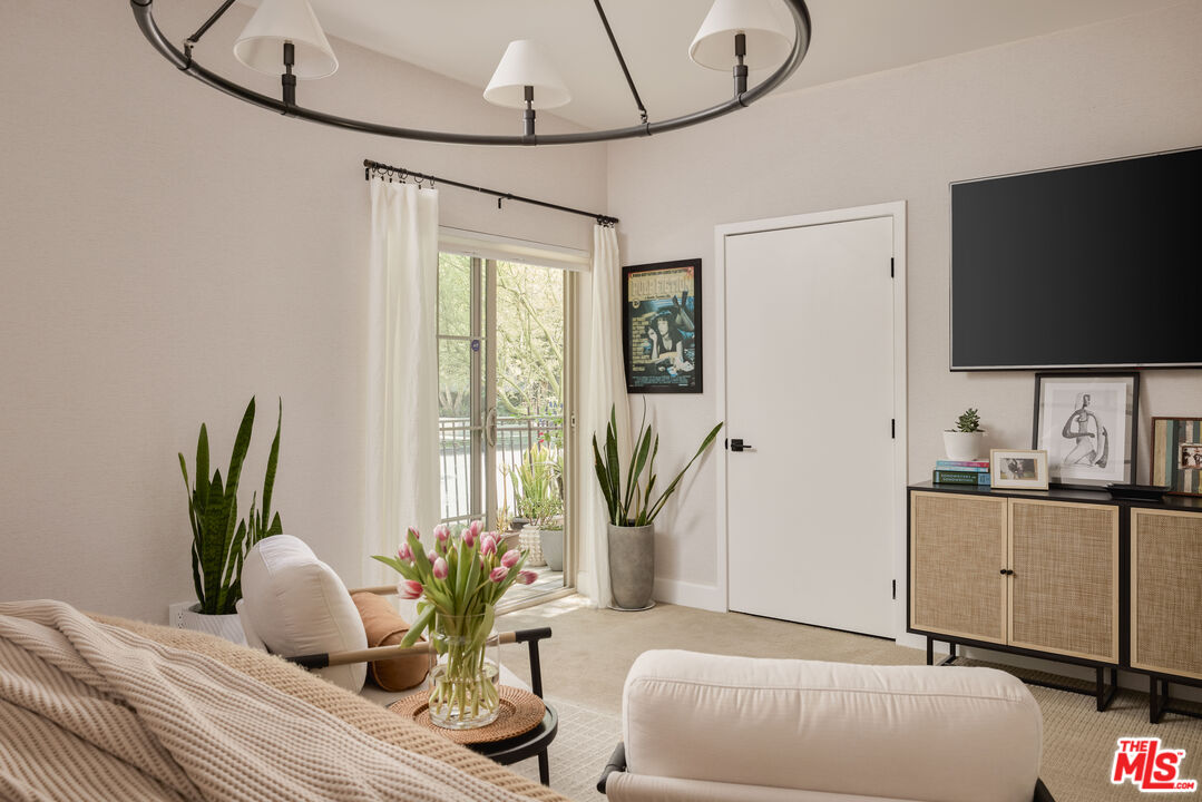 10639 Woodbridge St, #107, North Hollywood, CA 91602 10639 Woodbridge St, #107, North Hollywood, CA 91602