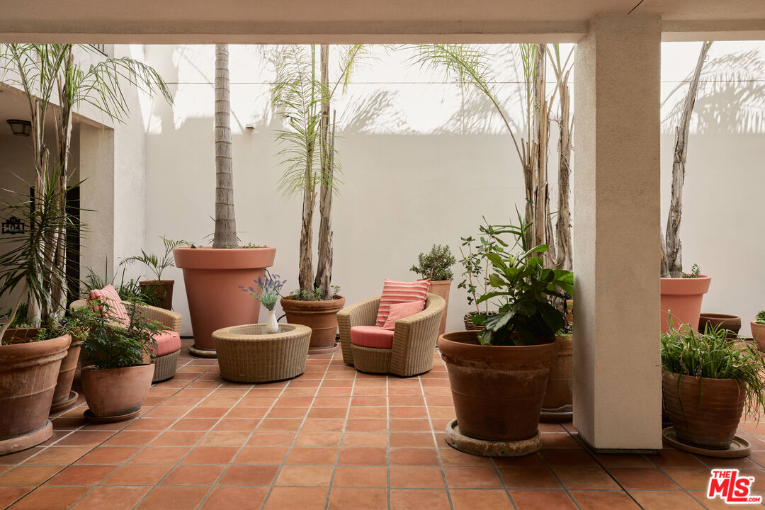 10639 Woodbridge St, #107, North Hollywood, CA 91602 10639 Woodbridge St, #107, North Hollywood, CA 91602