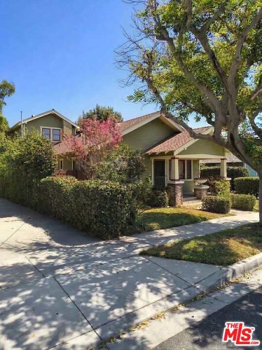 Property photo for 1382 Belmont Ave, Long Beach, CA