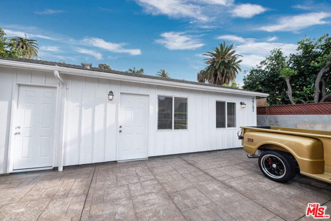 Property photo for 2742 S Rimpau Blvd, Los Angeles, CA