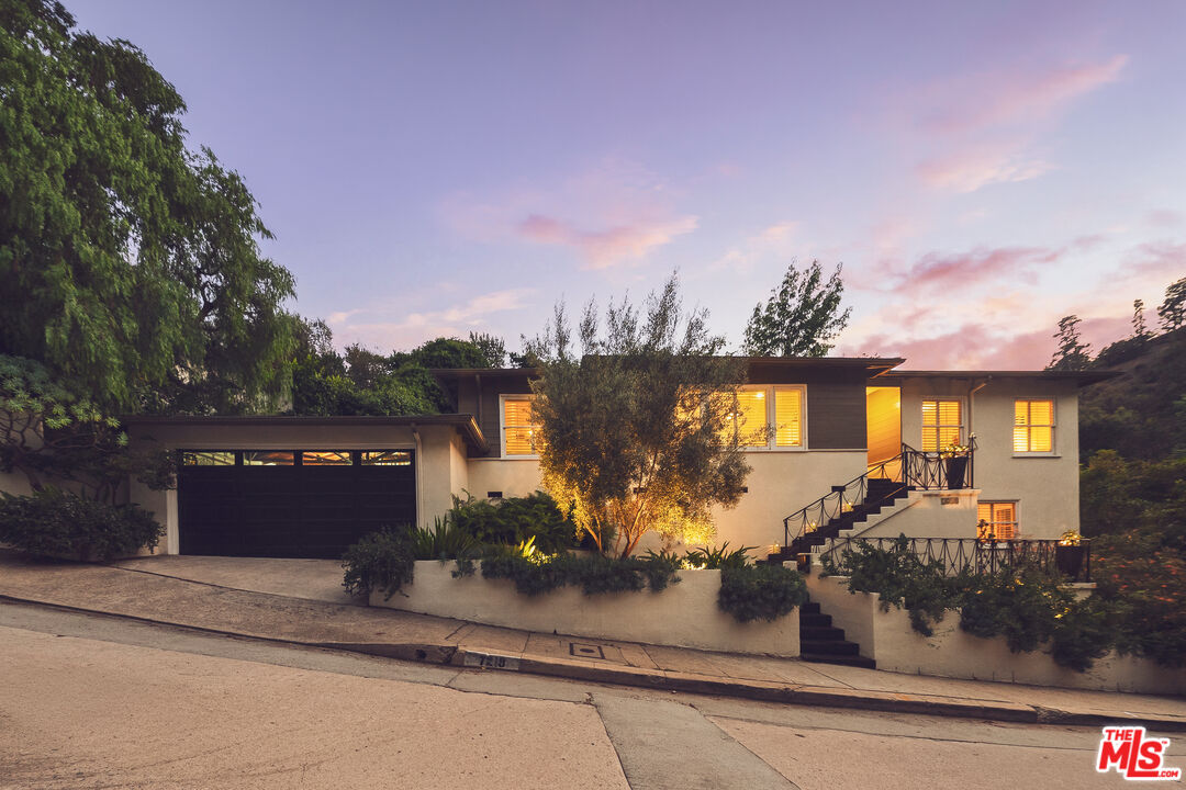 Property photo for 7218 La Presa Dr, Los Angeles, CA