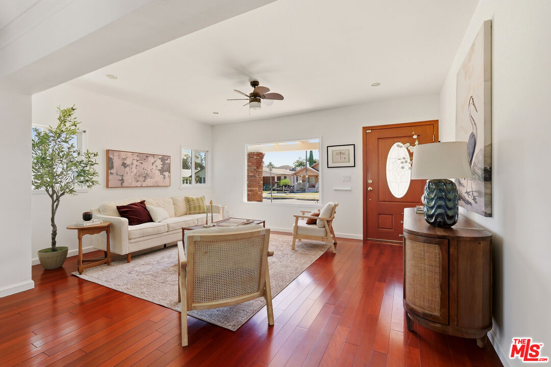 Property photo for 1825 Middleton Pl, Los Angeles, CA