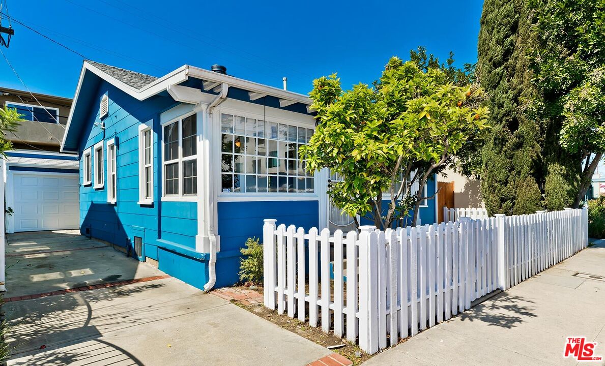 Property photo for 3819 Goldwyn Ter, Culver City, CA