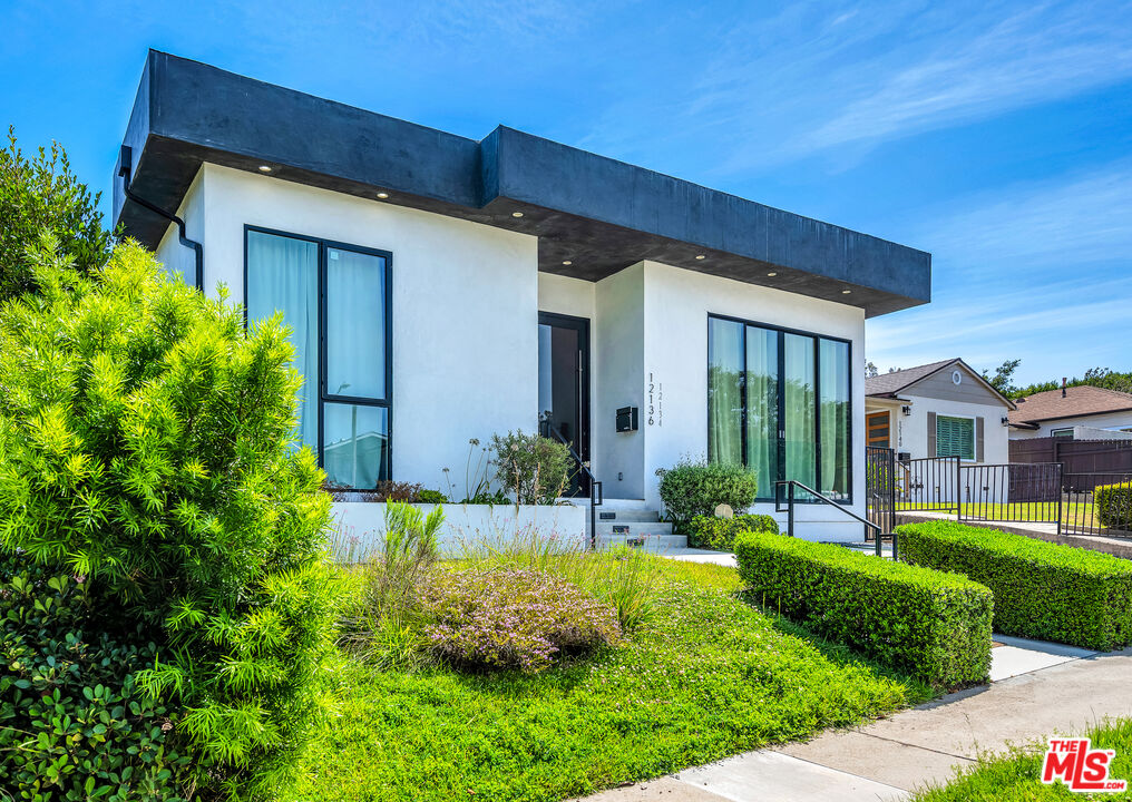 Property photo for 12136 Clarkson Rd, Los Angeles, CA