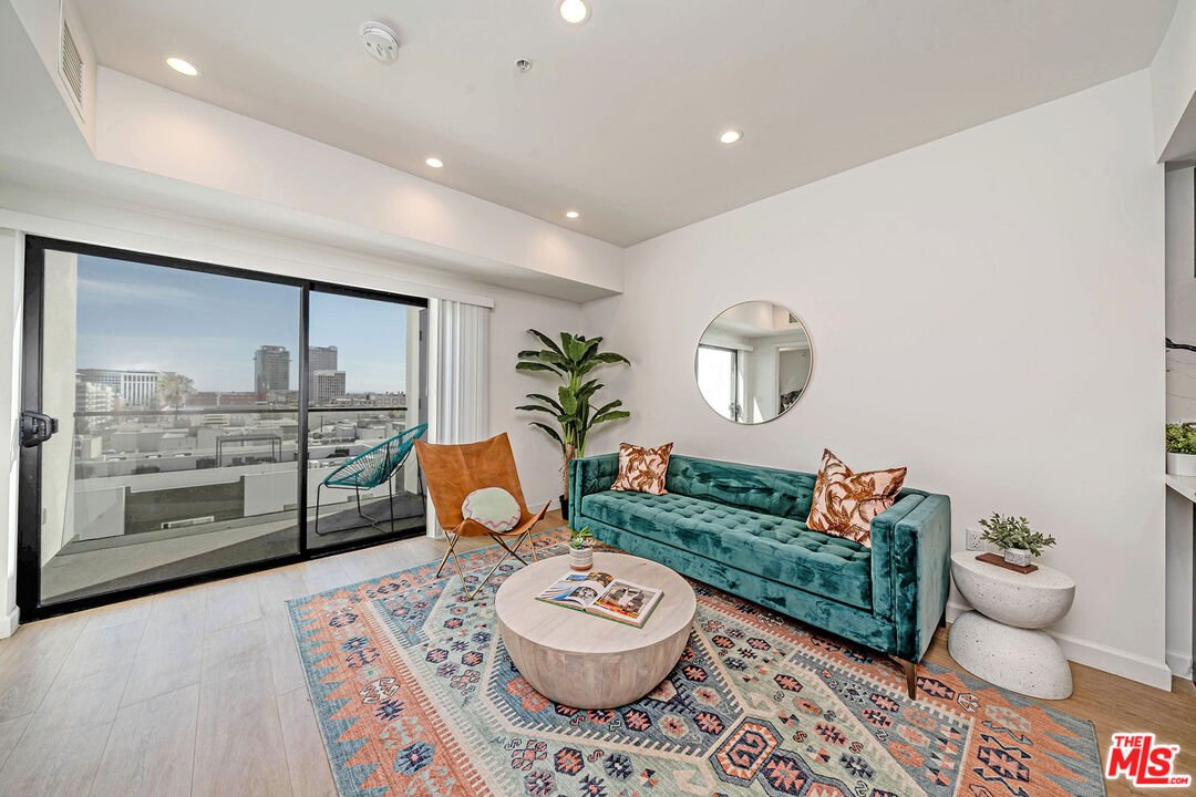 Property photo for 321 Oxford Ave, #PH6, Los Angeles, CA