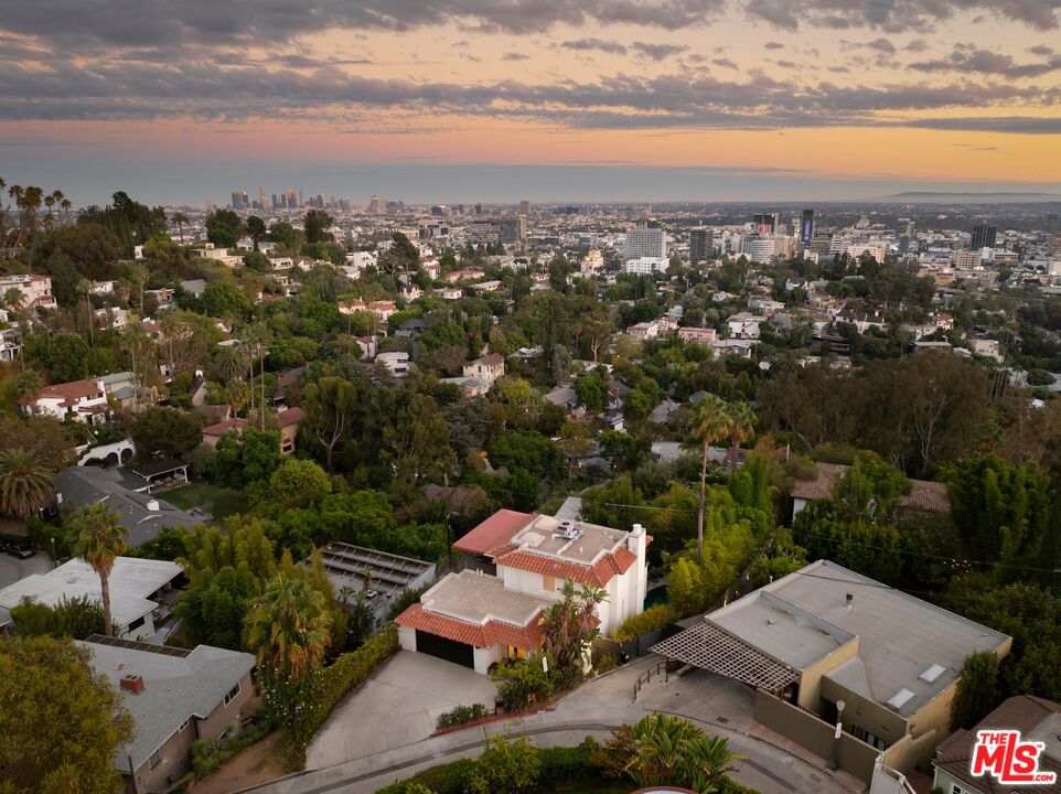 6350 Bryn Mawr Dr, Los Angeles, CA 90068