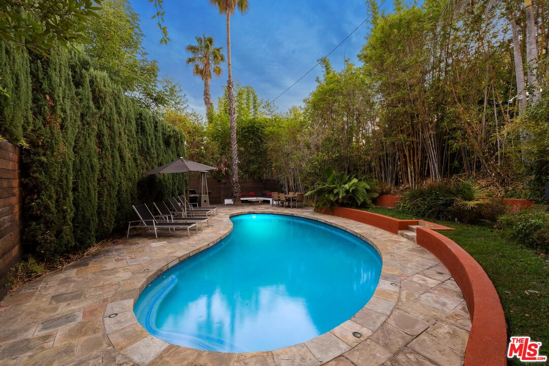6350 Bryn Mawr Dr, Los Angeles, CA 90068