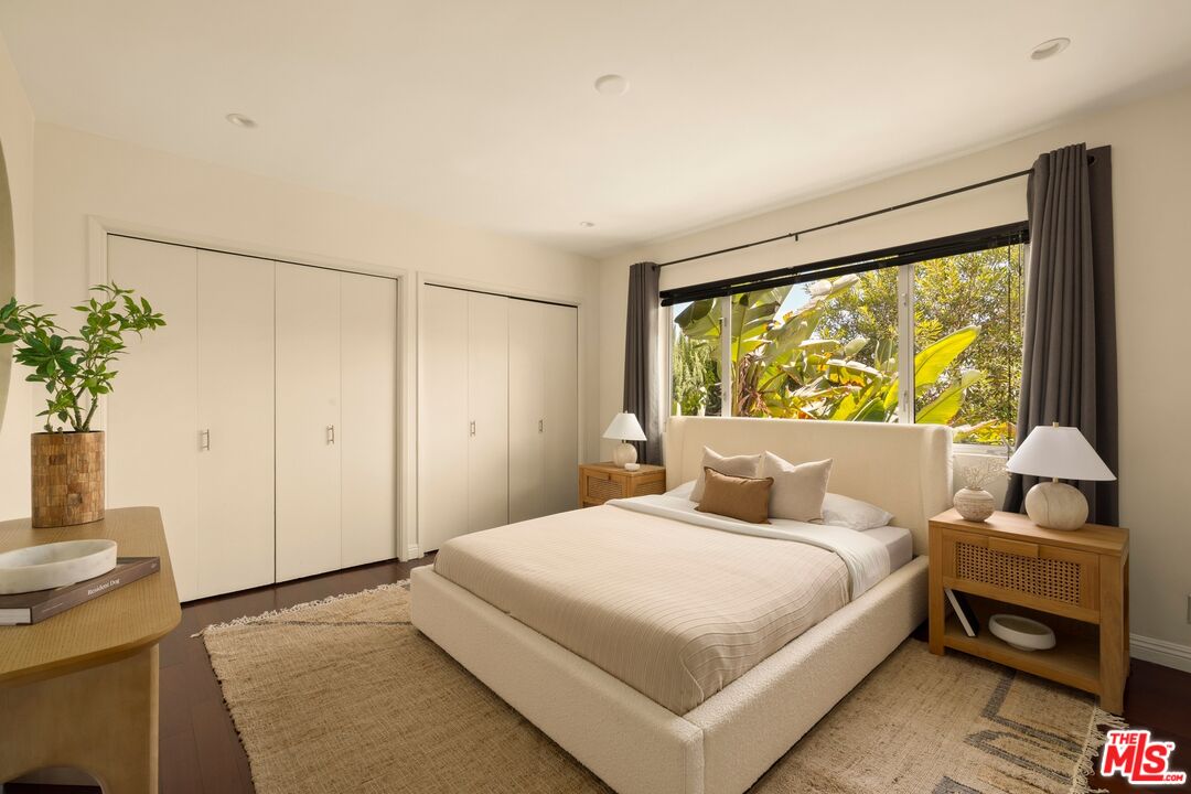 6350 Bryn Mawr Dr, Los Angeles, CA 90068