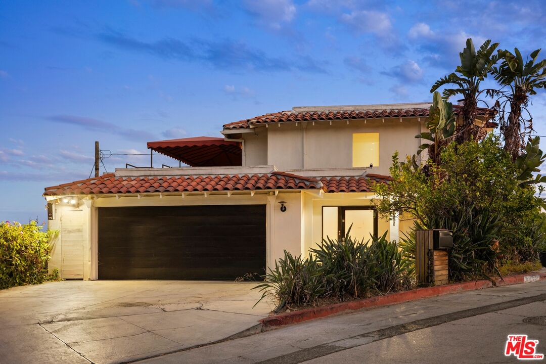 6350 Bryn Mawr Dr, Los Angeles, CA 90068