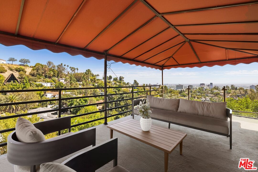 6350 Bryn Mawr Dr, Los Angeles, CA 90068