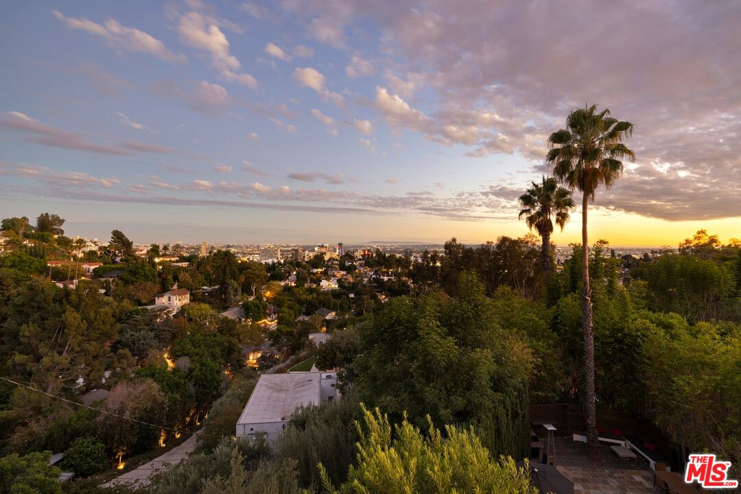 6350 Bryn Mawr Dr, Los Angeles, CA 90068