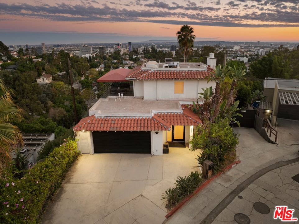 6350 Bryn Mawr Dr, Los Angeles, CA 90068