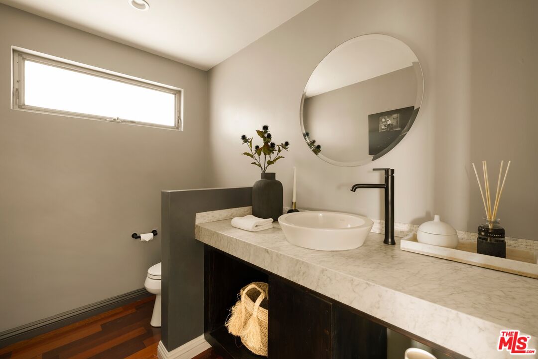 6350 Bryn Mawr Dr, Los Angeles, CA 90068
