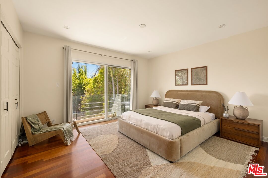 6350 Bryn Mawr Dr, Los Angeles, CA 90068