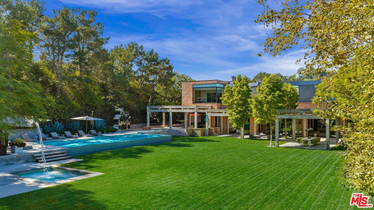 Property photo for 3350 Stone Ridge Ln, Los Angeles, CA