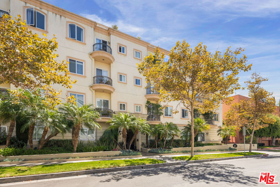 Property photo for 132 S Maple Dr, #PH3, Beverly Hills, CA