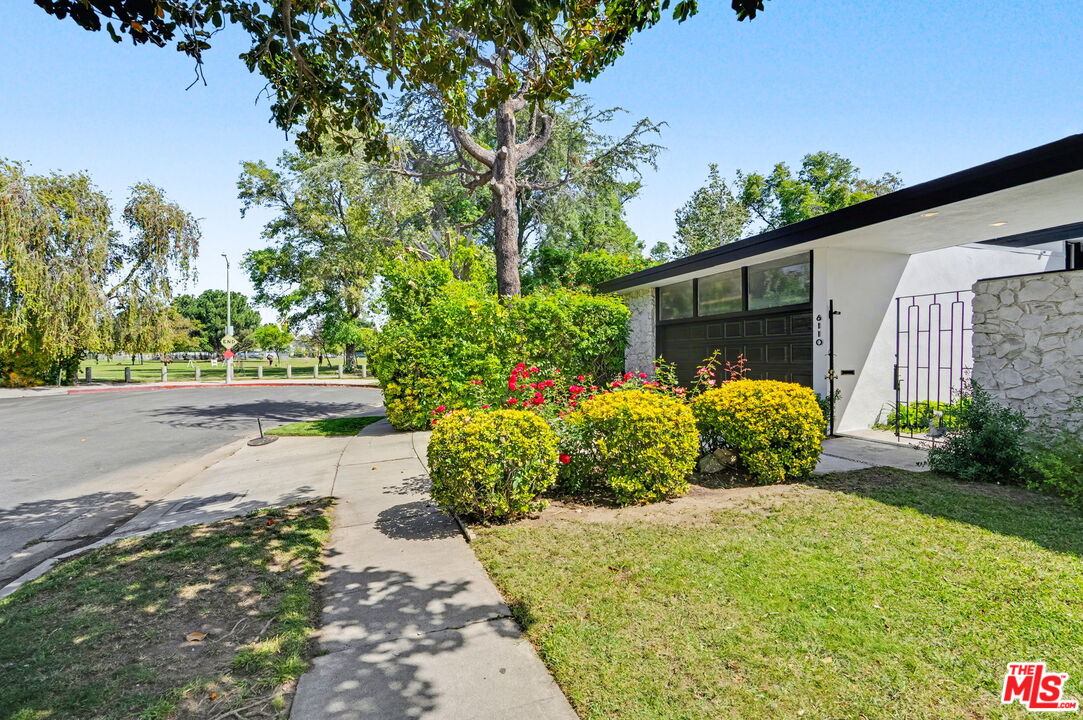 6110 Mary Ellen Ave, Van Nuys, CA 91401