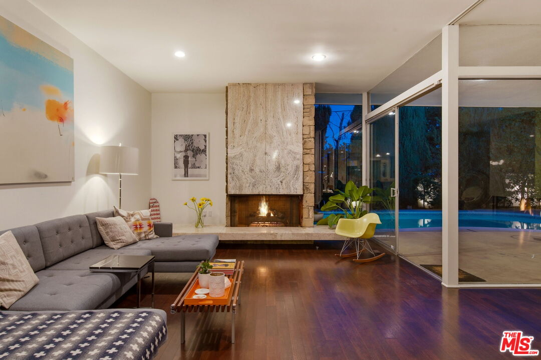 6110 Mary Ellen Ave, Van Nuys, CA 91401