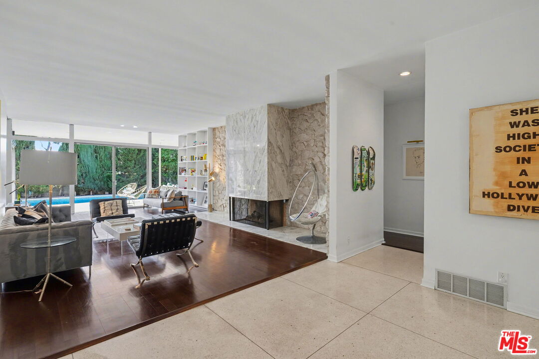 6110 Mary Ellen Ave, Van Nuys, CA 91401