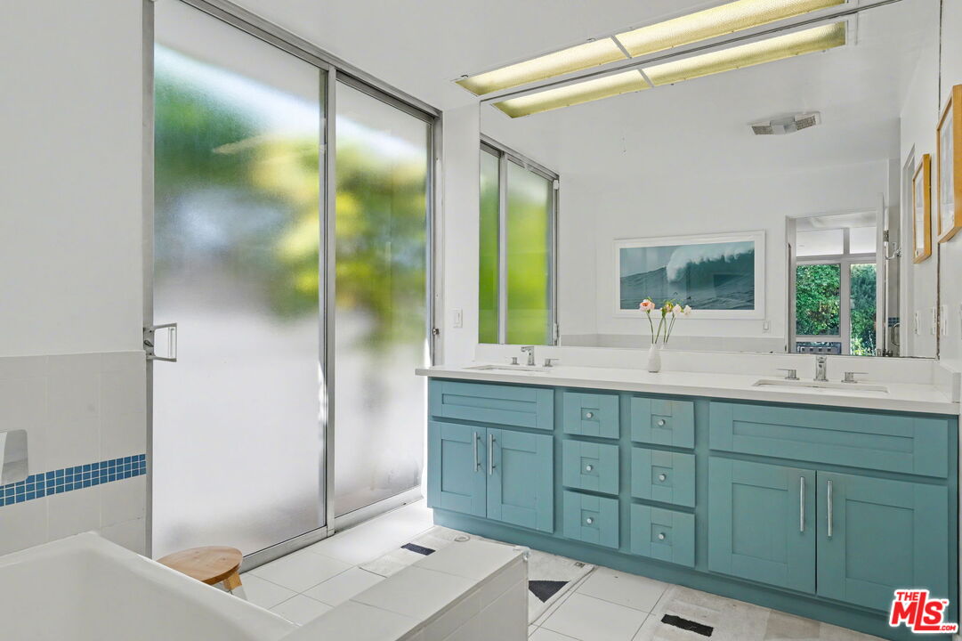6110 Mary Ellen Ave, Van Nuys, CA 91401