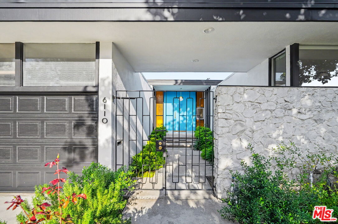 6110 Mary Ellen Ave, Van Nuys, CA 91401
