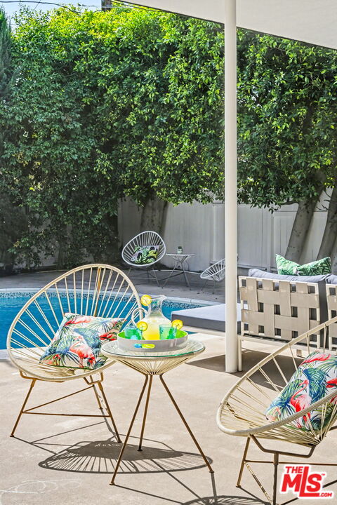 6110 Mary Ellen Ave, Van Nuys, CA 91401