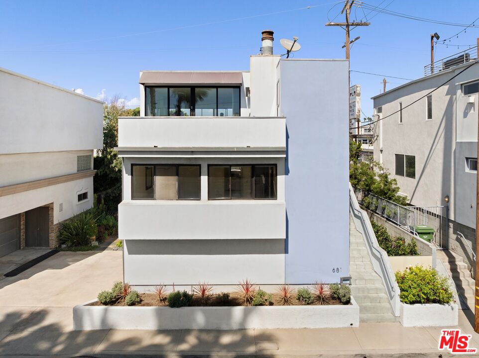 Property photo for 681 Mildred Ave, Venice, CA