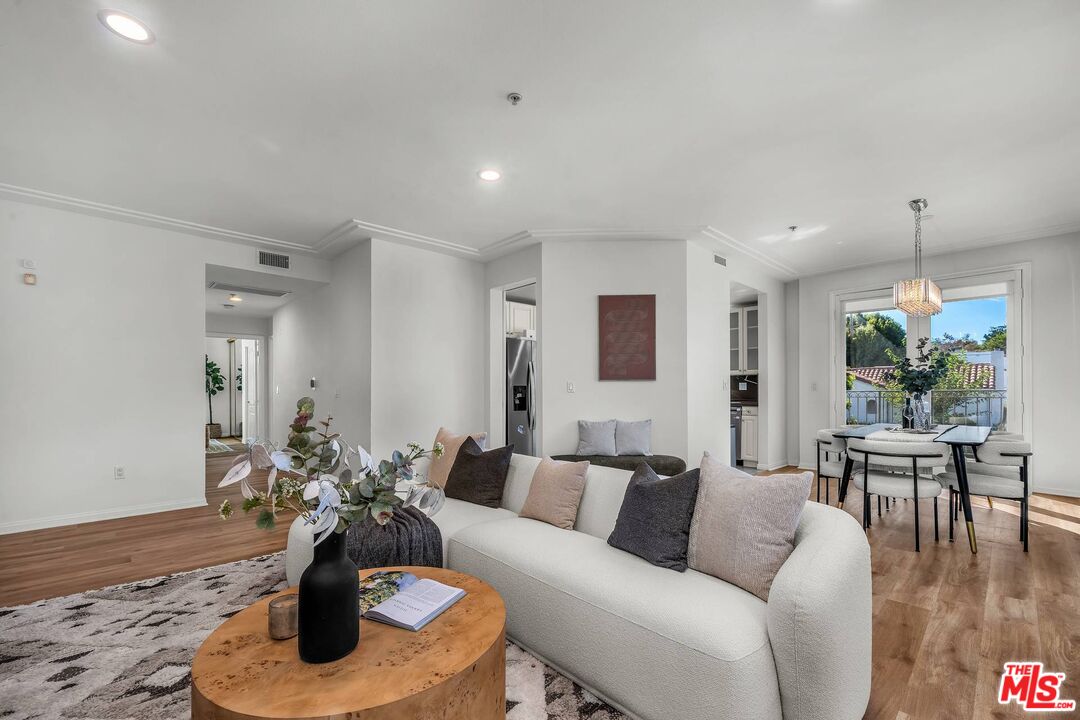 1100 S Clark Dr, #201, Los Angeles, CA 90035