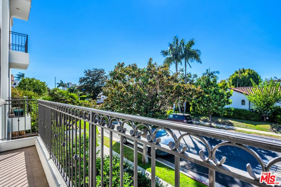 1100 S Clark Dr, #201, Los Angeles, CA 90035
