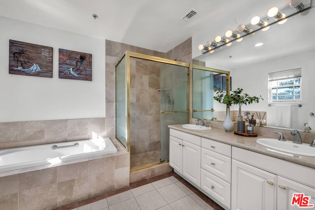 1100 S Clark Dr, #201, Los Angeles, CA 90035