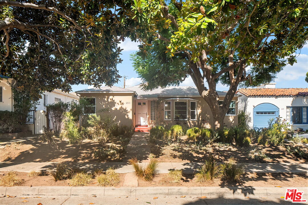 Property photo for 2111 Oak St, Santa Monica, CA