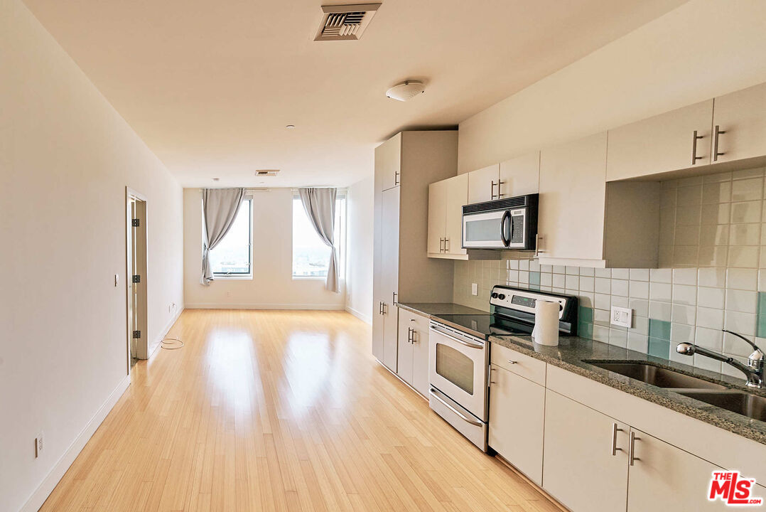 Property photo for 3810 Wilshire Blvd, #1008, Los Angeles, CA