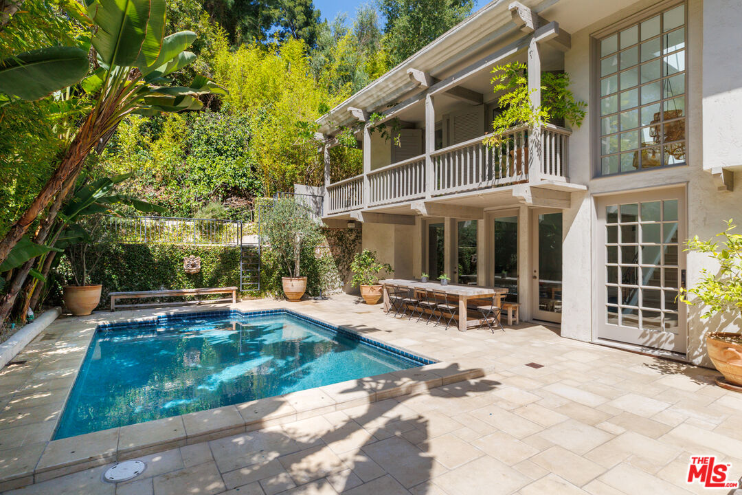 Property photo for 1610 Benedict Canyon Dr, Beverly Hills, CA