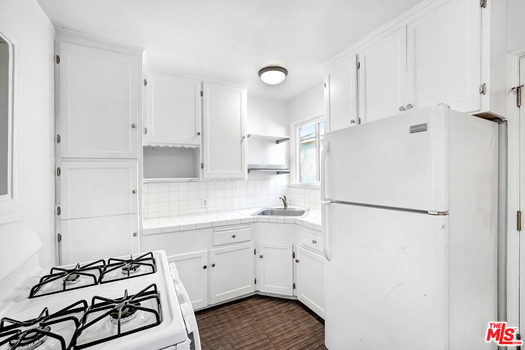 5129 Overland Ave, Culver City, CA 90230 5129 Overland Ave, Culver City, CA 90230