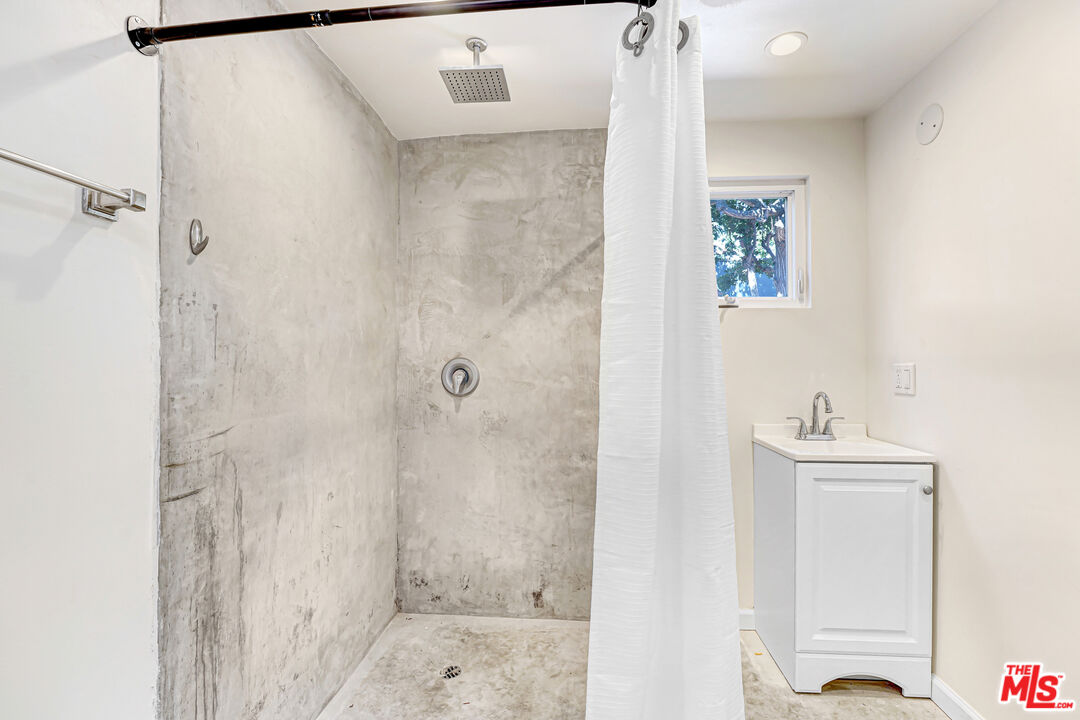5129 Overland Ave, Culver City, CA 90230 5129 Overland Ave, Culver City, CA 90230